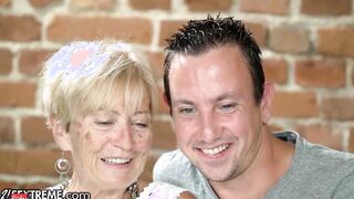 21Sextreme He Banged His Step-GILF After A Daring Photoshoot