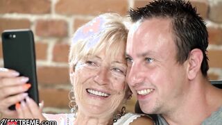 21Sextreme He Banged His Step-GILF After A Daring Photoshoot