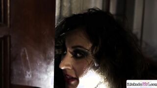 Petite detective licking lesbian witness
