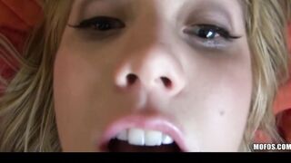 Gigantic-booty blonde amateur Kaylee Evans is fuck hard from behind