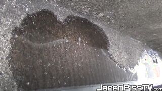 Young Japanese babes secretly peeing all around town