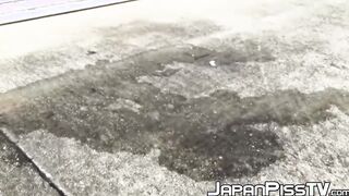 Naughty Japanese cuties pissing in the streets