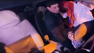 Dost ne biwi ko choda Car me