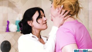 Housewife bffs shower and toy each other