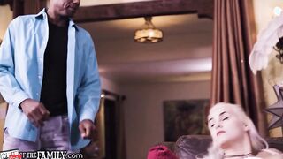 Naturally Stacked Cutie Stimulates Her Stepdad