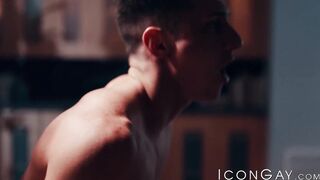 Twink Tristan Hunter facialized after hardcore doggystle fuck