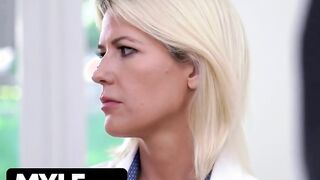 Celebrity Blonde MILF Britney Promotes her Freedom with a sexy Nude Photoshoot and sexy Sextape