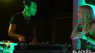 BLACKED bbcs-hungry Blonde fucks DJ at her house party