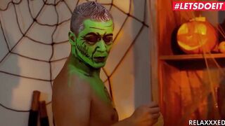 RELAXXXED - Halloween Oiled Massage For Long Tits Blonde Kayla Green - LETSDOEIT