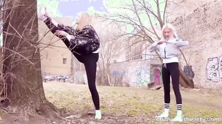 Lesbians boned alike