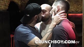 bareback threeomse sex with Ricky ROUGH Max FENDEZ and Jess ROYAN