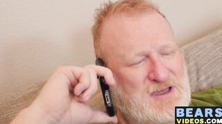 Chubby bear has unforgettable fun with a prick fiddler