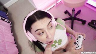 Freeuse Fuck with Hot Gamer Roommate