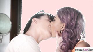 Lesbian carpenter fingering busty wife