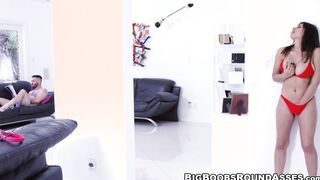Round ass lady with big jugs enjoys steamy pussy drilling