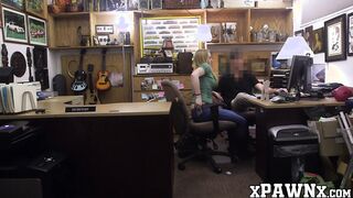 Big ass hottie fucked doggystyle for moolah by a broker