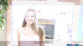 18yo Jillian Janson likes licking pussy