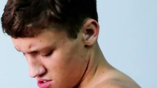 Twink gets a raw cock deep inside his ass and gets cummed