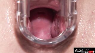 Faye Runaway Masturbates While Gaping with Speculum