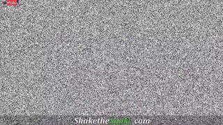 Shake the snake - Butt Boned for Slender Bimbo with