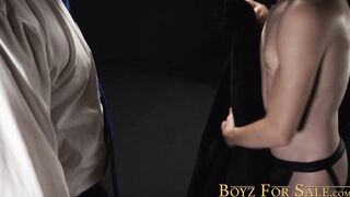 Submissive twink deepthroats hunk before raw doggystyle fuck