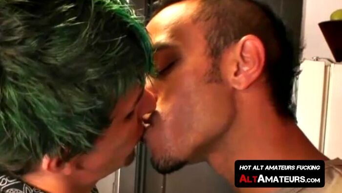 Emo twink and his hunk suck off each other with pleasure