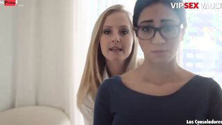 LOS CONSOLADORES - Julia De Lucia Got Herself A Well Deserved three Way - VIP SEX VAULT