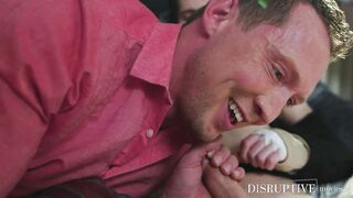 Hot stepdad Pierce Paris sucks off cute twink stepson Trevor Harris cock