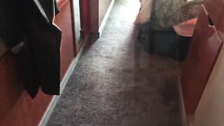 Mein Arsch voller Sperma auf dem Balkon