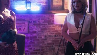 Blonde Rachael Cavalli rimjob TS Janie Blade