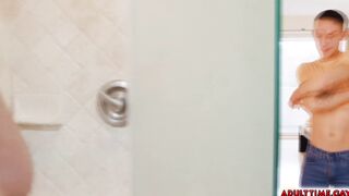 Des Irez Bathe and Fucked with Luca Mazzi