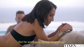 VIXEN Beautiful myfreecam knows what she wants & takes control