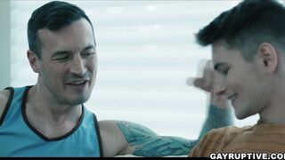 Derek Kage enjoys fucking delovery guy Trevor Harris