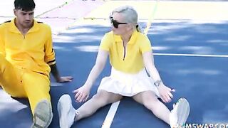 Stepmom Serving Balls