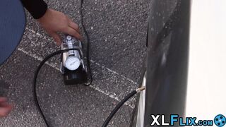 18yo perv sucks handyman dick before riding and eating jizz
