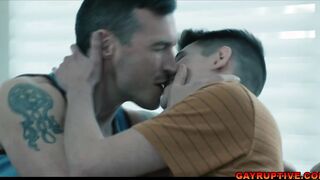Derek Kage fucks the cute delivery guy Trevor Harris