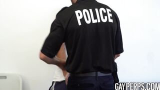 Asian crook Luke Truong barefucked by Johnny Ford big cock