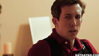 Isaac bangs his hot neighbor Trevor