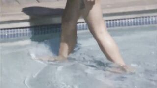 Fucking my vulgar gf inside the tub bath