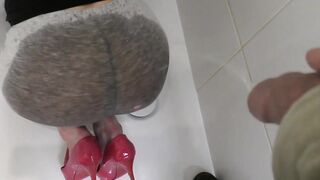 Peeing on my Butt inside Leggins and Foot next I