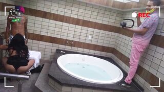 Making of: experienced crown making tape with brandy full of
