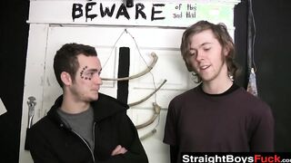 Good looking dudes have kinky gay threesome fuck session