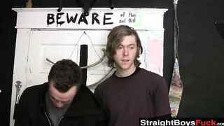 Good looking dudes have kinky gay threesome fuck session