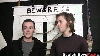 Good looking dudes have kinky gay threesome fuck session