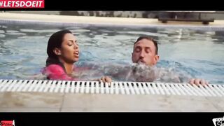 CANELA SKIN HARDCORE NAILED AT THE POOL