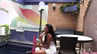 Ladyboy Alexia Rios vs Fucking Machine