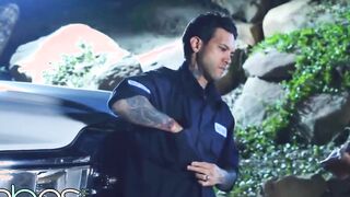 sexy nikki peach fucked outdoors by stranger fixing her car