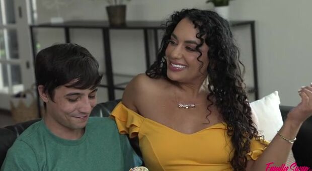 Free Use Swap Sister - S6:E1