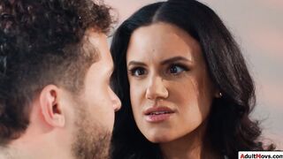 I have this super hot cougar I can fuck