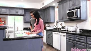 Twistys - Food Fight Banged! - Gina Valentina 2CDonnie Rock